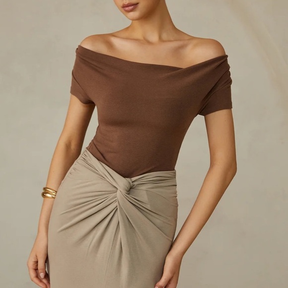 Commense Off-Shoulder Pleated T-Shirt - Picture 1 of 3